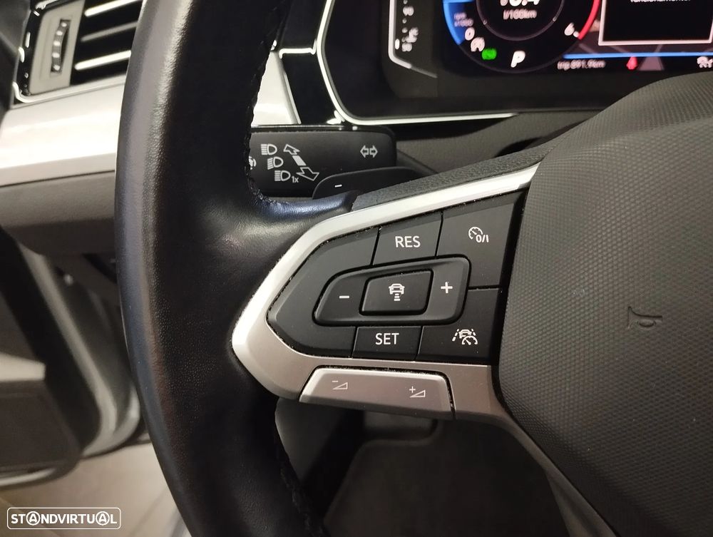 VW Passat Variant 2.0 TDI Business DSG - 21