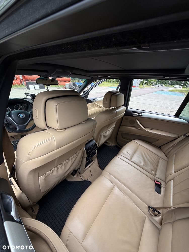 BMW X5 4.8i xDrive - 12