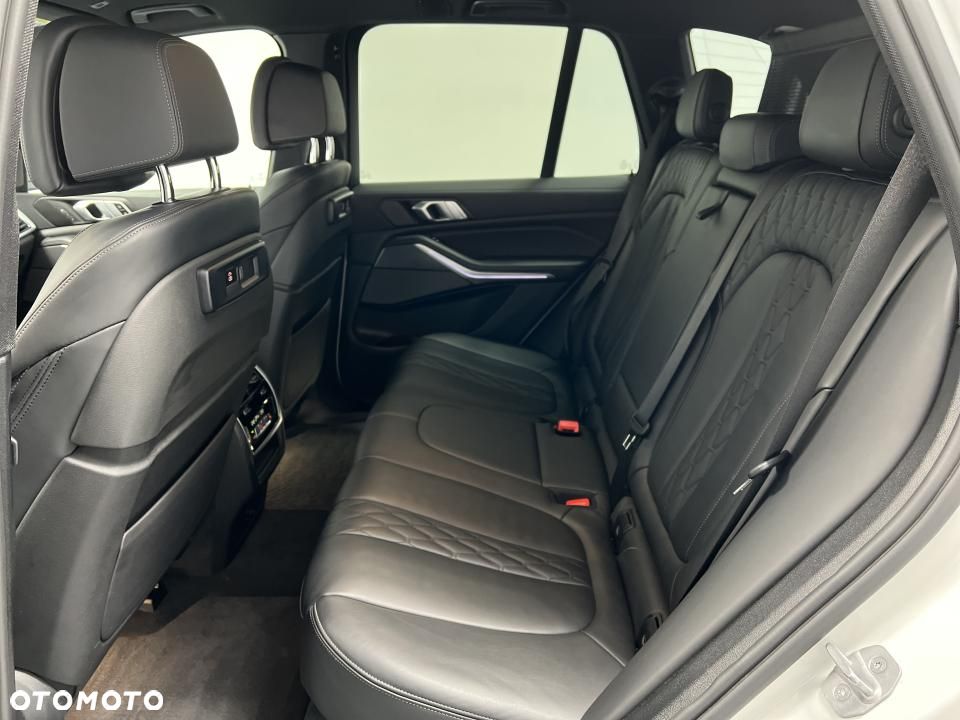 BMW X5 M M50d - 22