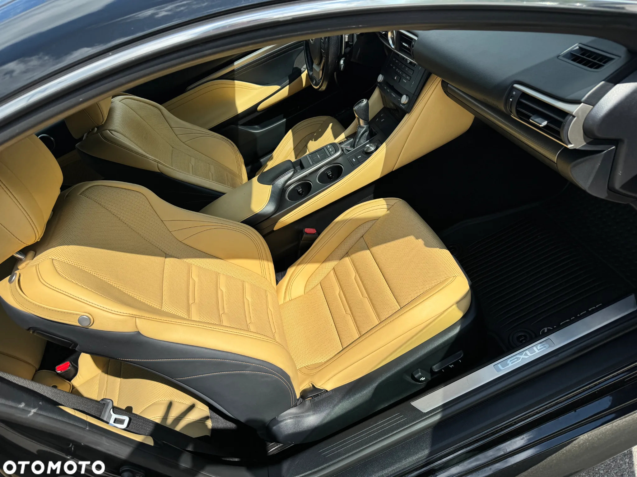 Lexus RC - 17