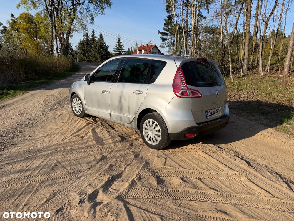 Renault Scenic 1.9 dCi Privilege - 6