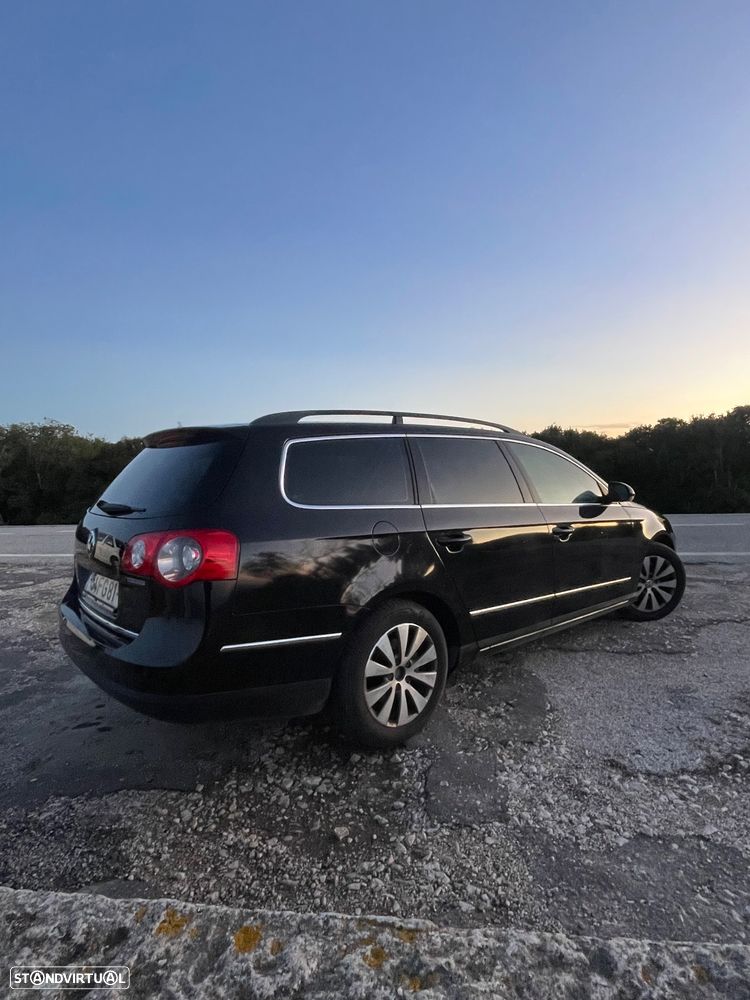VW Passat Variant 1.9 TDi DPF BlueMotion - 4