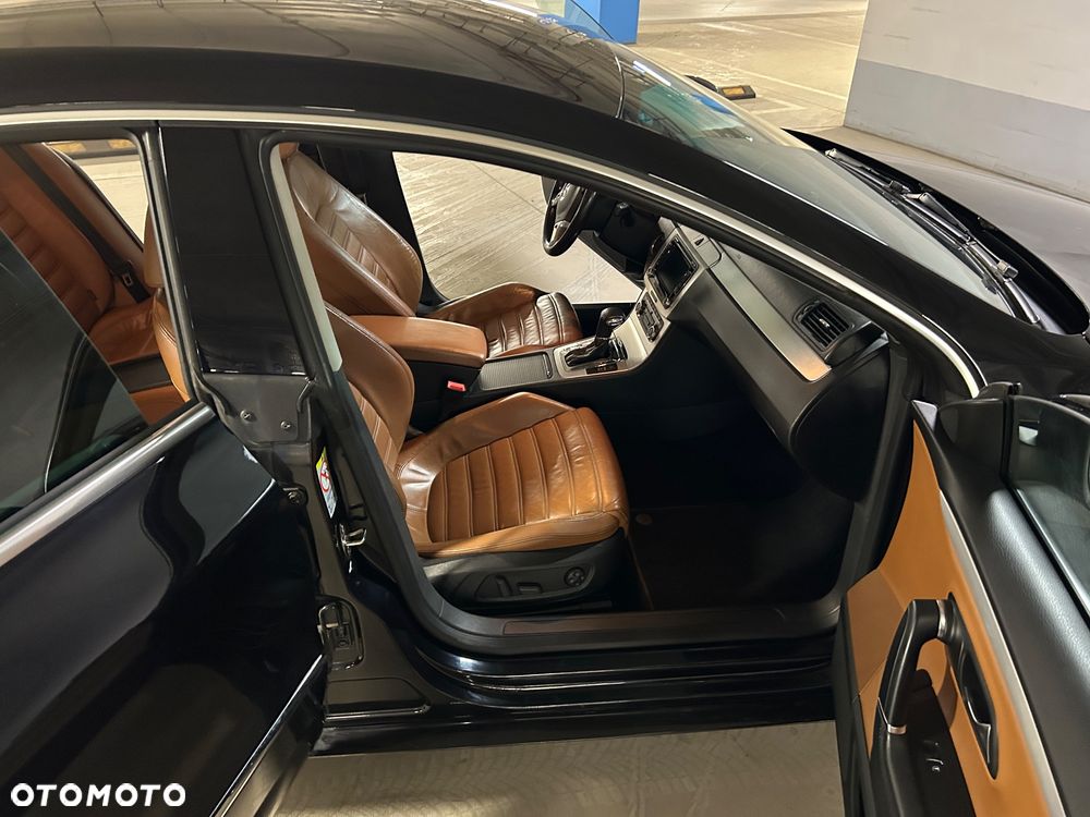 Volkswagen Passat CC - 11