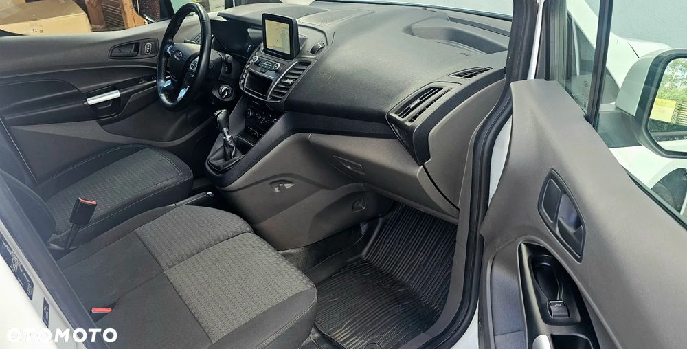 Ford Transit Connect - 19