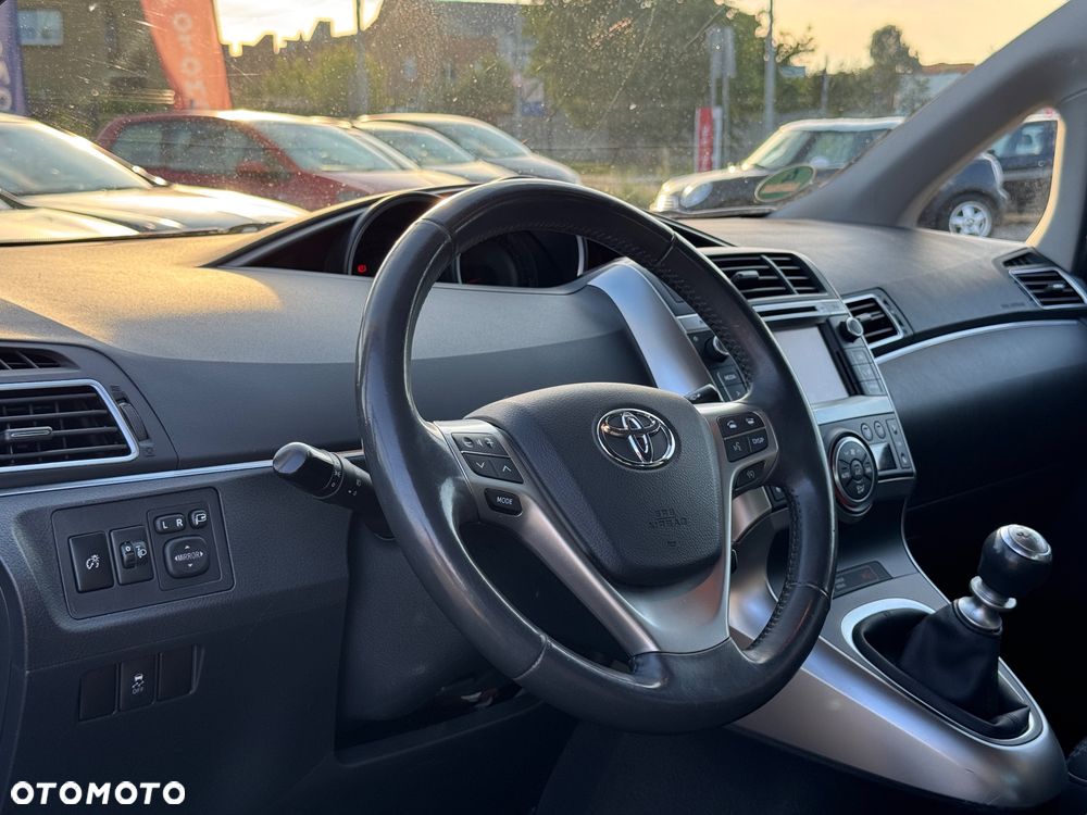 Toyota Verso 2.0 D-4D Prestige - 15
