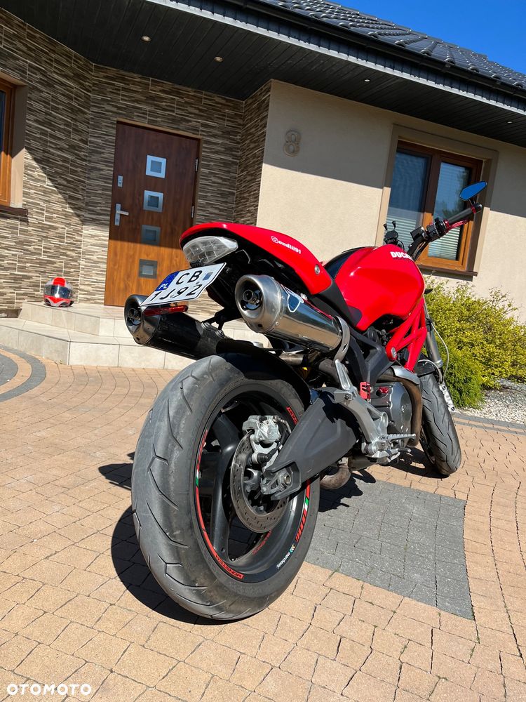 Ducati 696 - 2