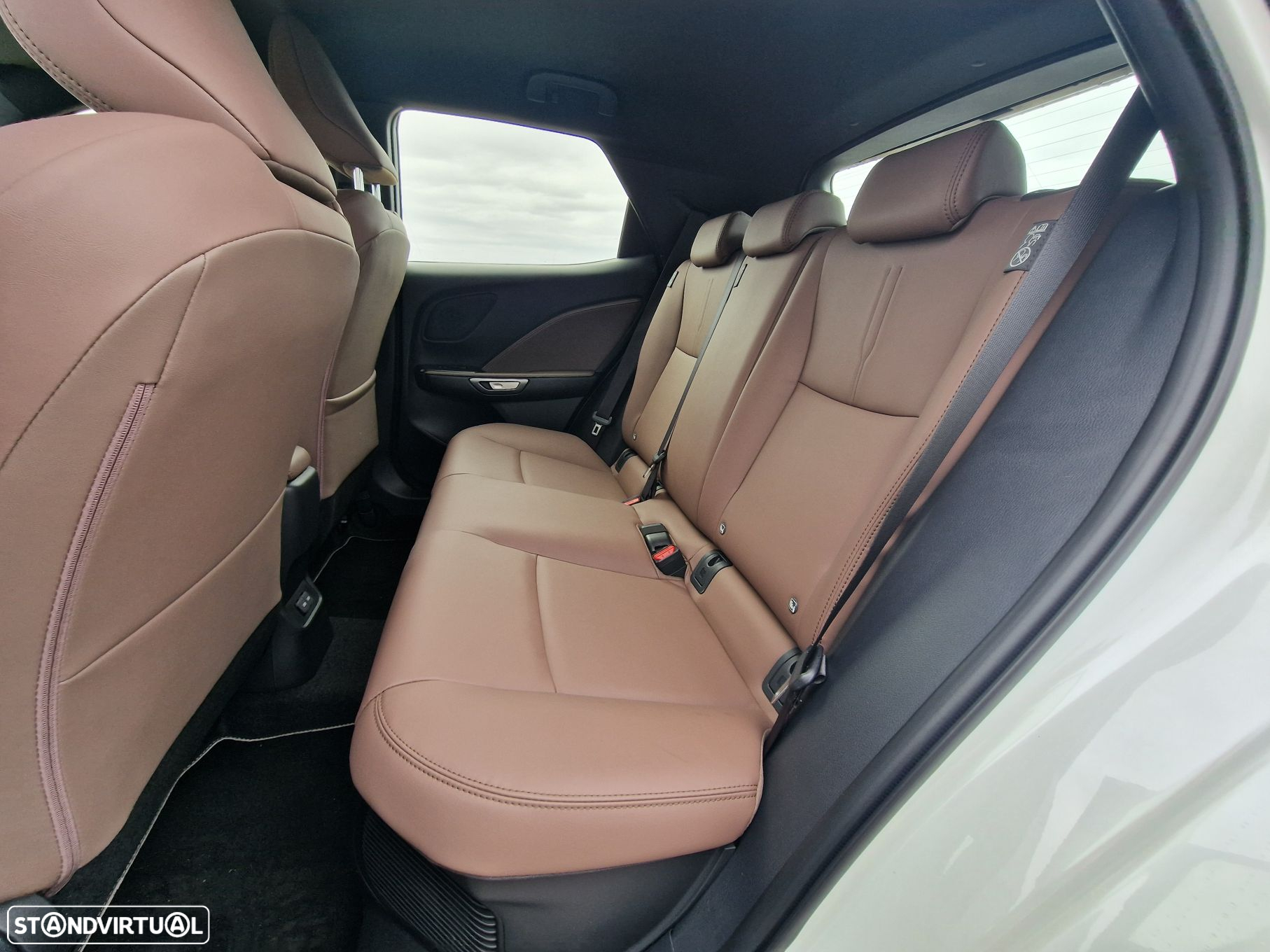 Lexus LBX - 12