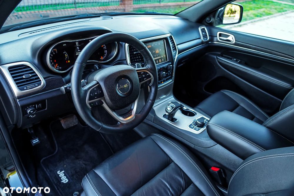 Jeep Grand Cherokee - 14