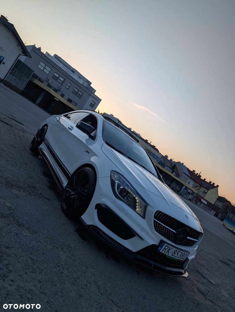 Mercedes-Benz CLA 250 4-Matic AMG Line - 3