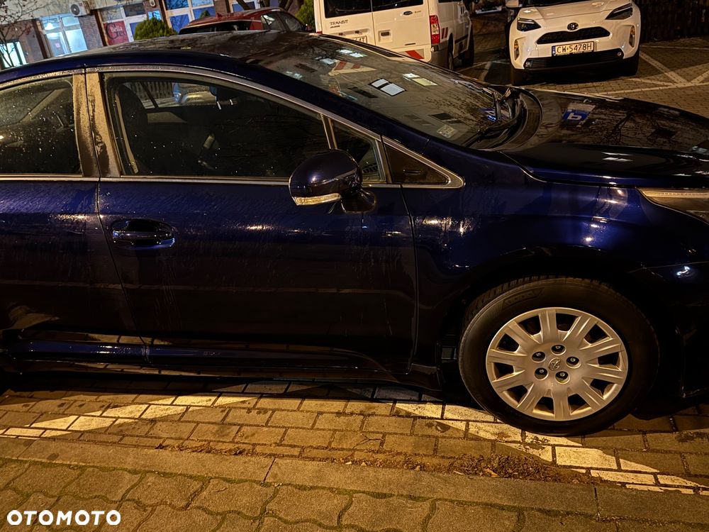 Toyota Avensis 1.8 Active - 3