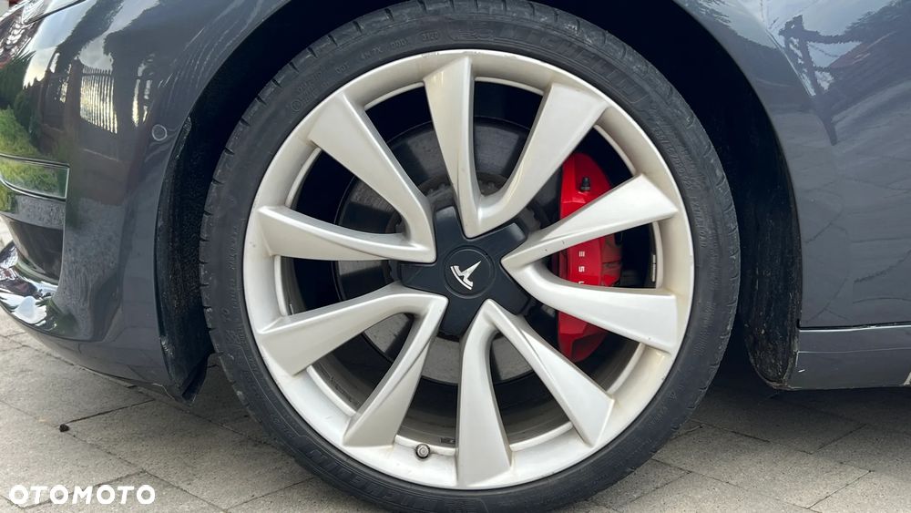 Tesla Model 3 Langstreckenbatterie Allradantrieb Dual Motor Performance - 28