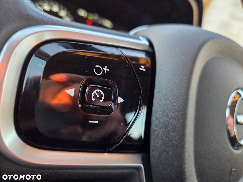 Volvo XC 60 T4 Momentum - 22