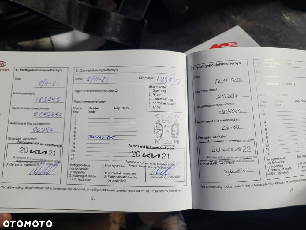 Kia Carens 1.7 CRDi 115 Dream-Team Edition - 11