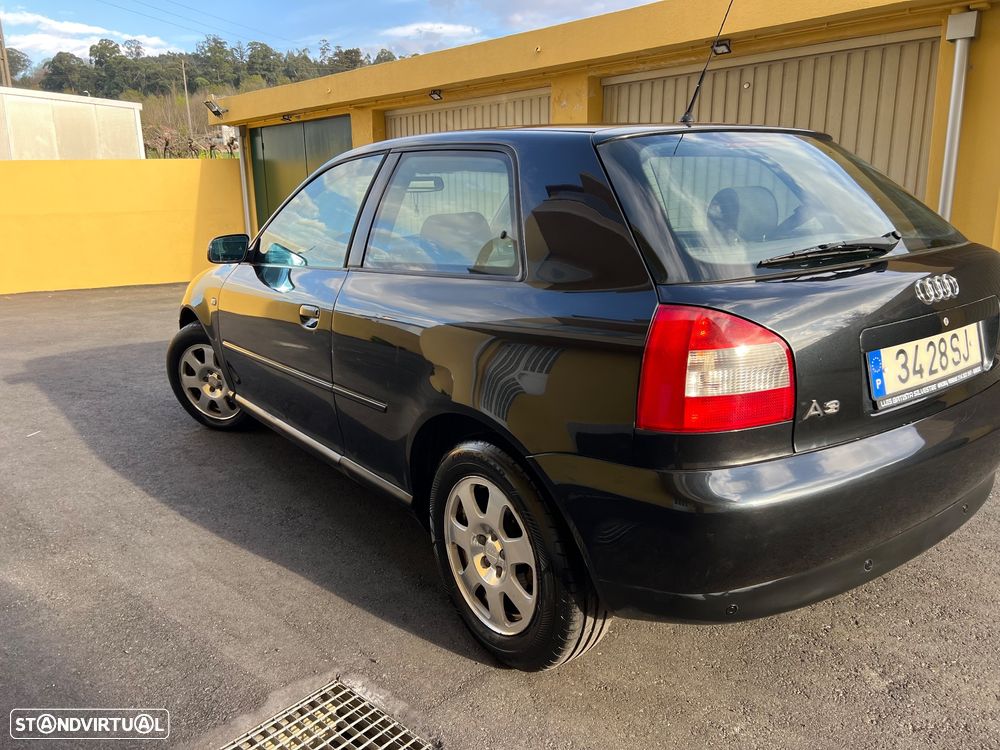 Audi A3 1.6 Ambiente - 11