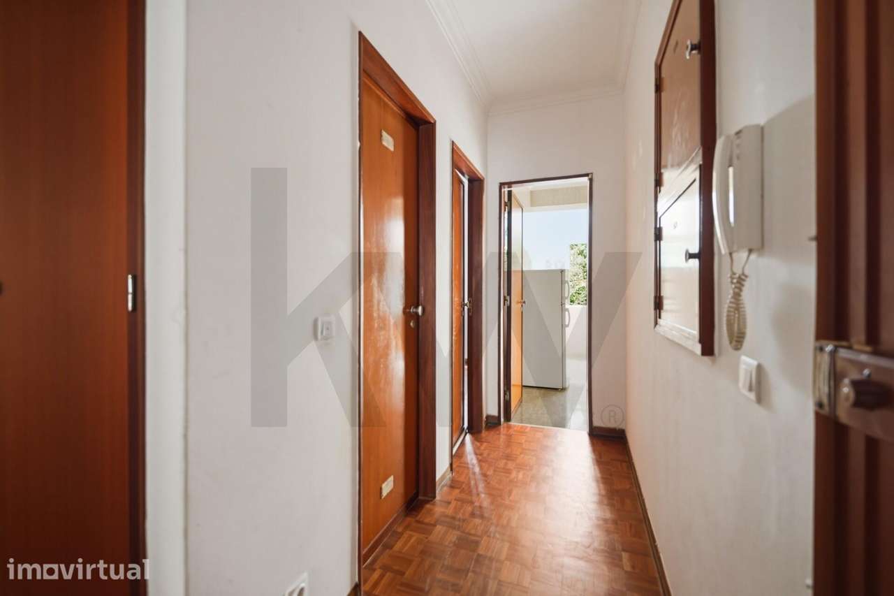 Luminoso T2 em Linda-a-Velha - Grande imagem: 5/11