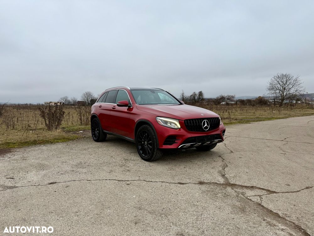Mercedes-Benz GLC 300 4Matic 9G-TRONIC AMG Line - 3