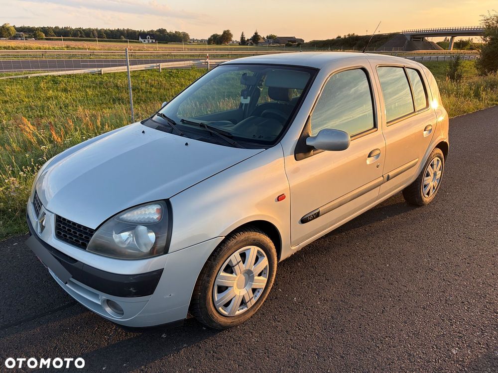 Renault Clio 1.2 16V Confort Authentique - 3