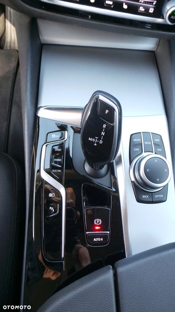 BMW Seria 5 530e Touring - 19