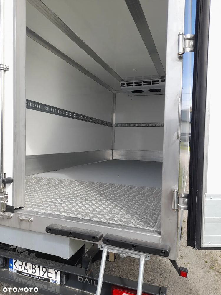 Iveco DAILY 70C18 72C18 --NOWY-- dmc 7,2T 180Koni MROŹNIA -20+30 ZASILANIE ZEWNETRZNE chłodnia kontener SYPIALNIA  model PRZED liftingiem!!! bez radarów bez wagi!!! POLSKI SALON -- NOWY-- GWARANCJA-- - 13