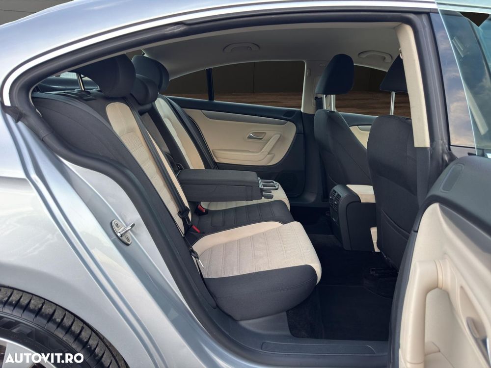 Volkswagen Passat CC - 11