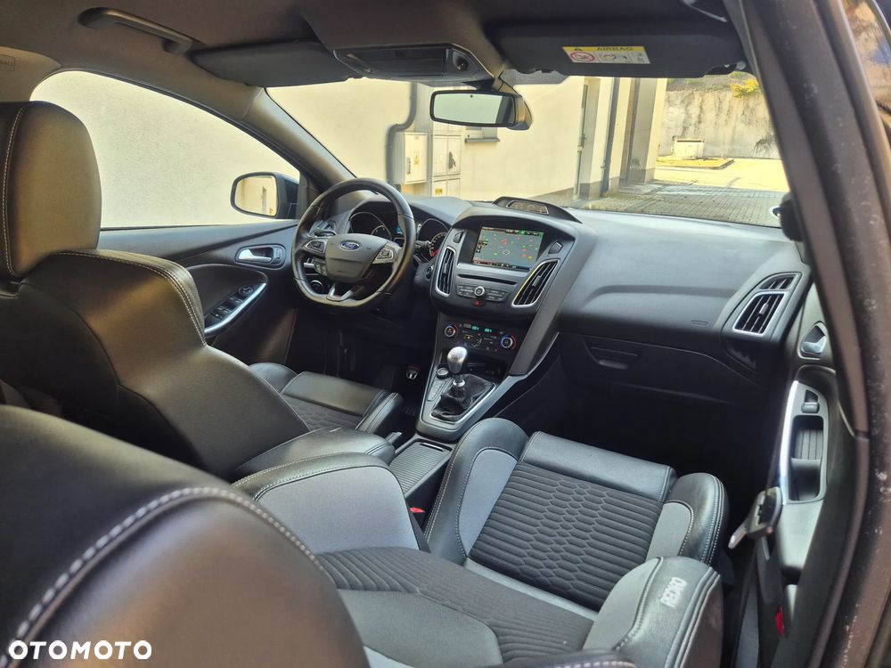 Ford Focus 2.0 TDCi ST mit Leder-Exclusiv-Paket - 19