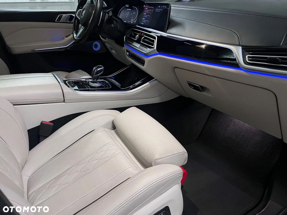 BMW X5 M M50d - 12