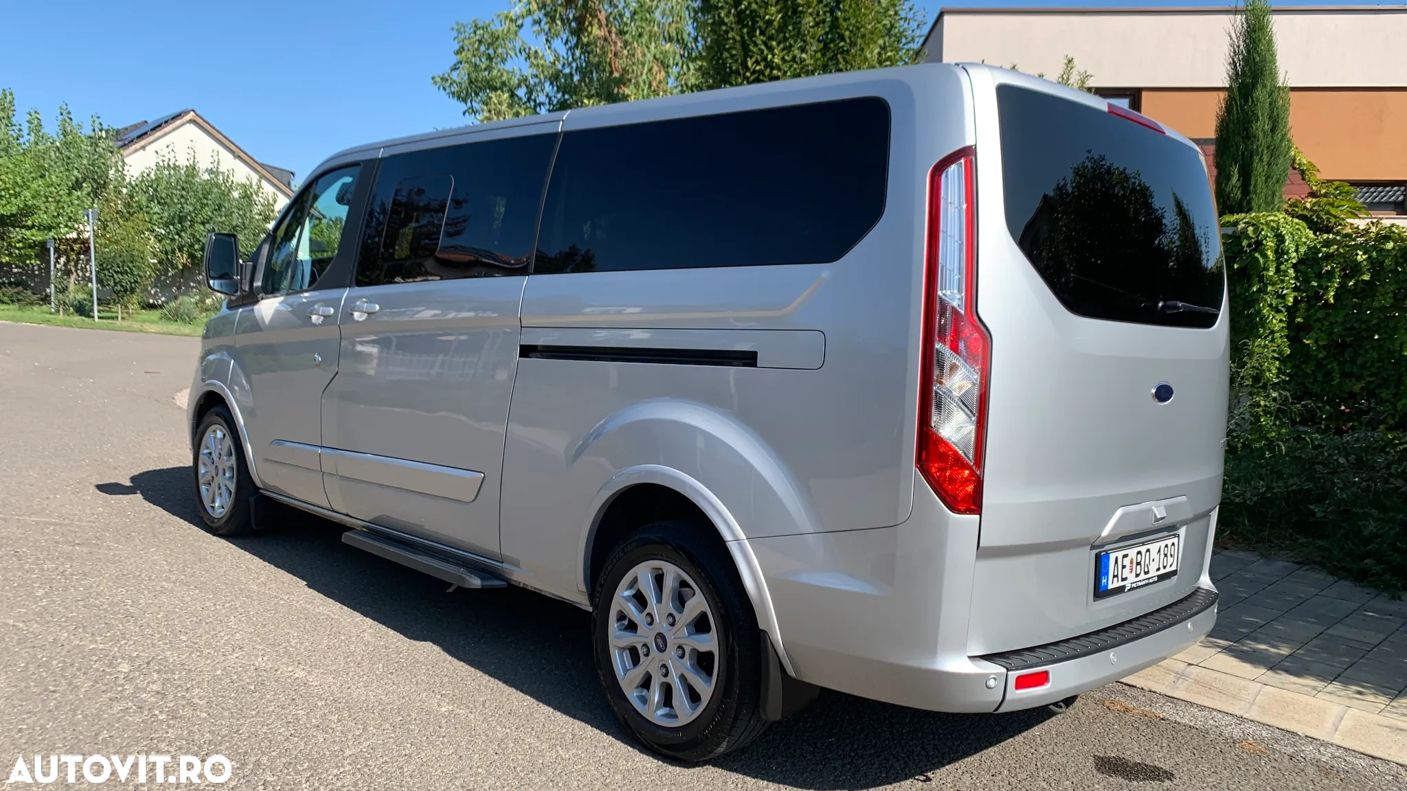 Ford Tourneo Custom Bus 320 2.0 EcoBlue 150 CP L2H1 Titanium X - 8