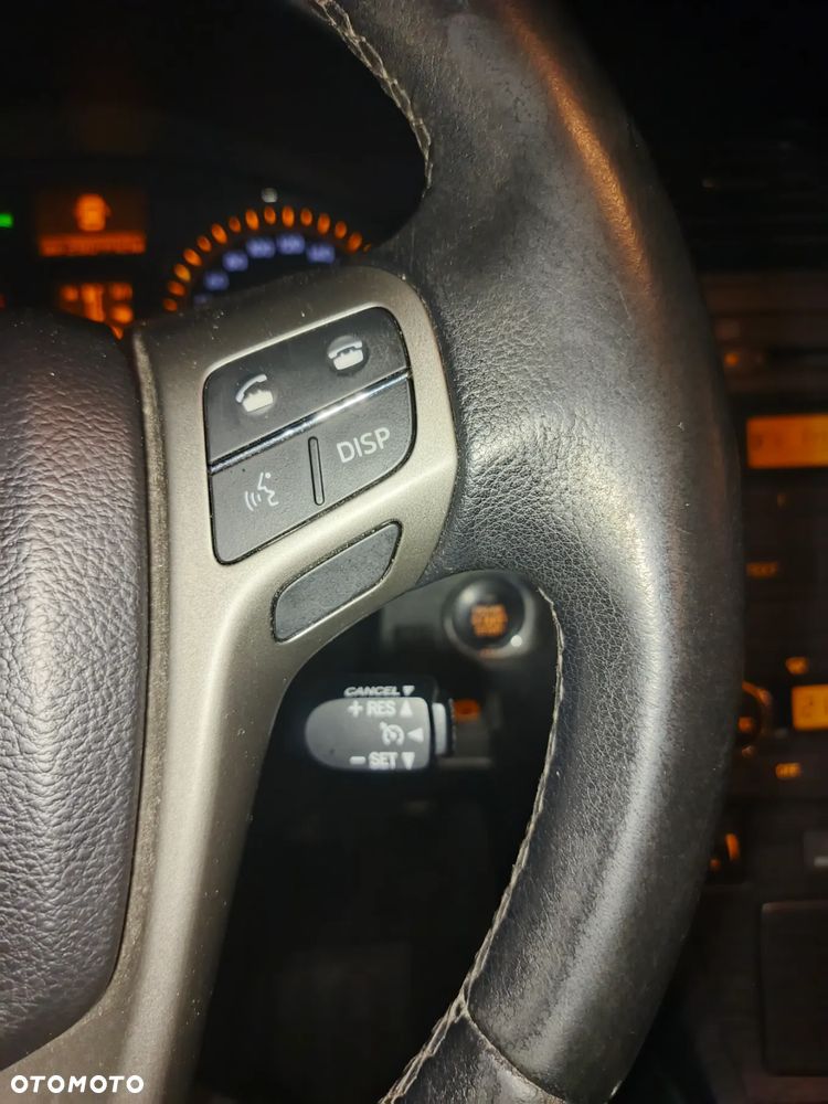 Toyota Avensis 2.0 D-4D Premium - 22