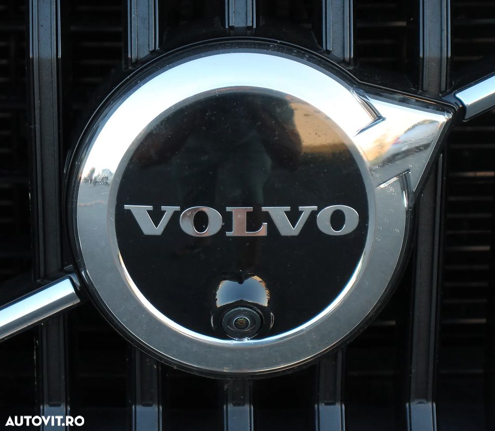 Volvo XC 60 B4 D AWD Geartronic Momentum - 25
