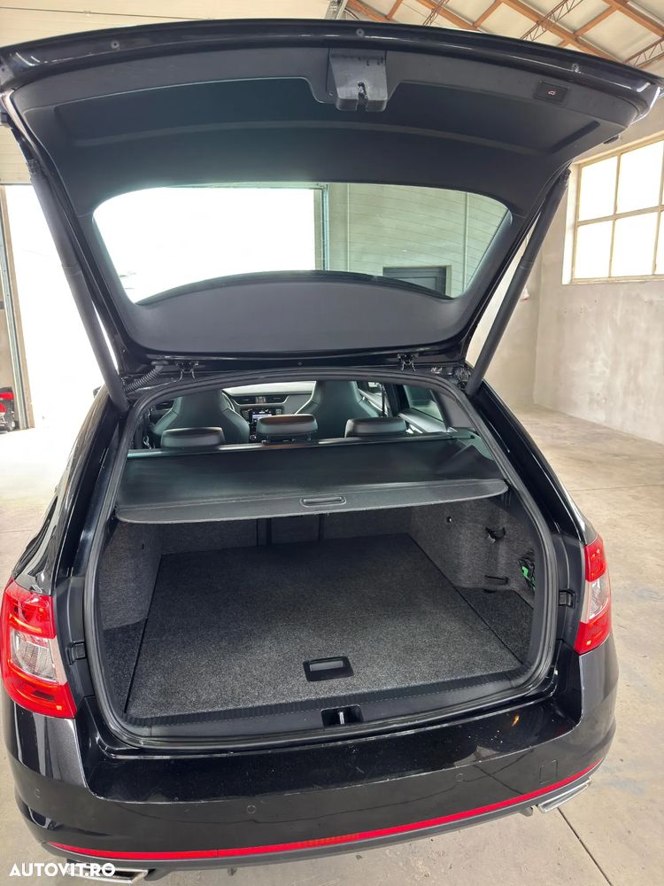 Skoda Octavia Combi Diesel 2.0 TDI RS - 22