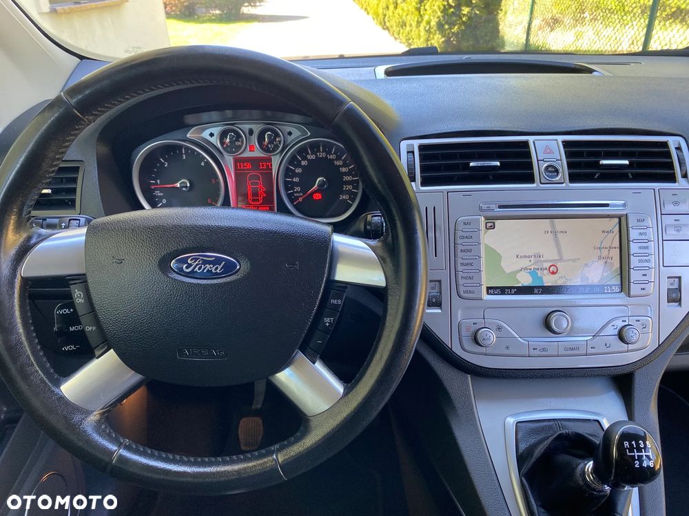 Ford Kuga 2.0 TDCi 2x4 Titanium - 22