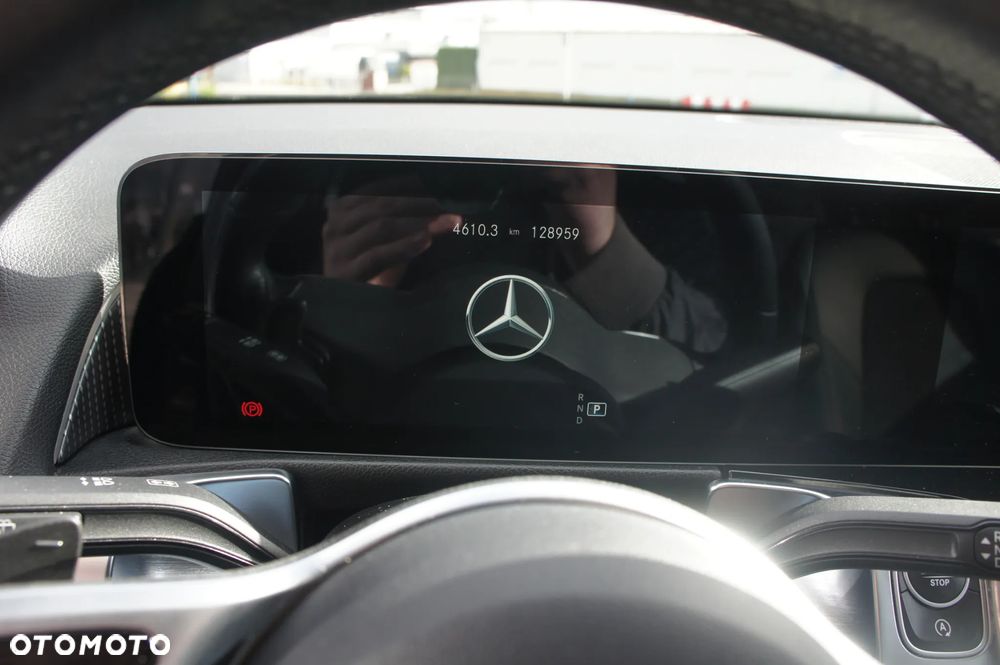 Mercedes-Benz GLB 250 4-Matic 8G-DCT - 17