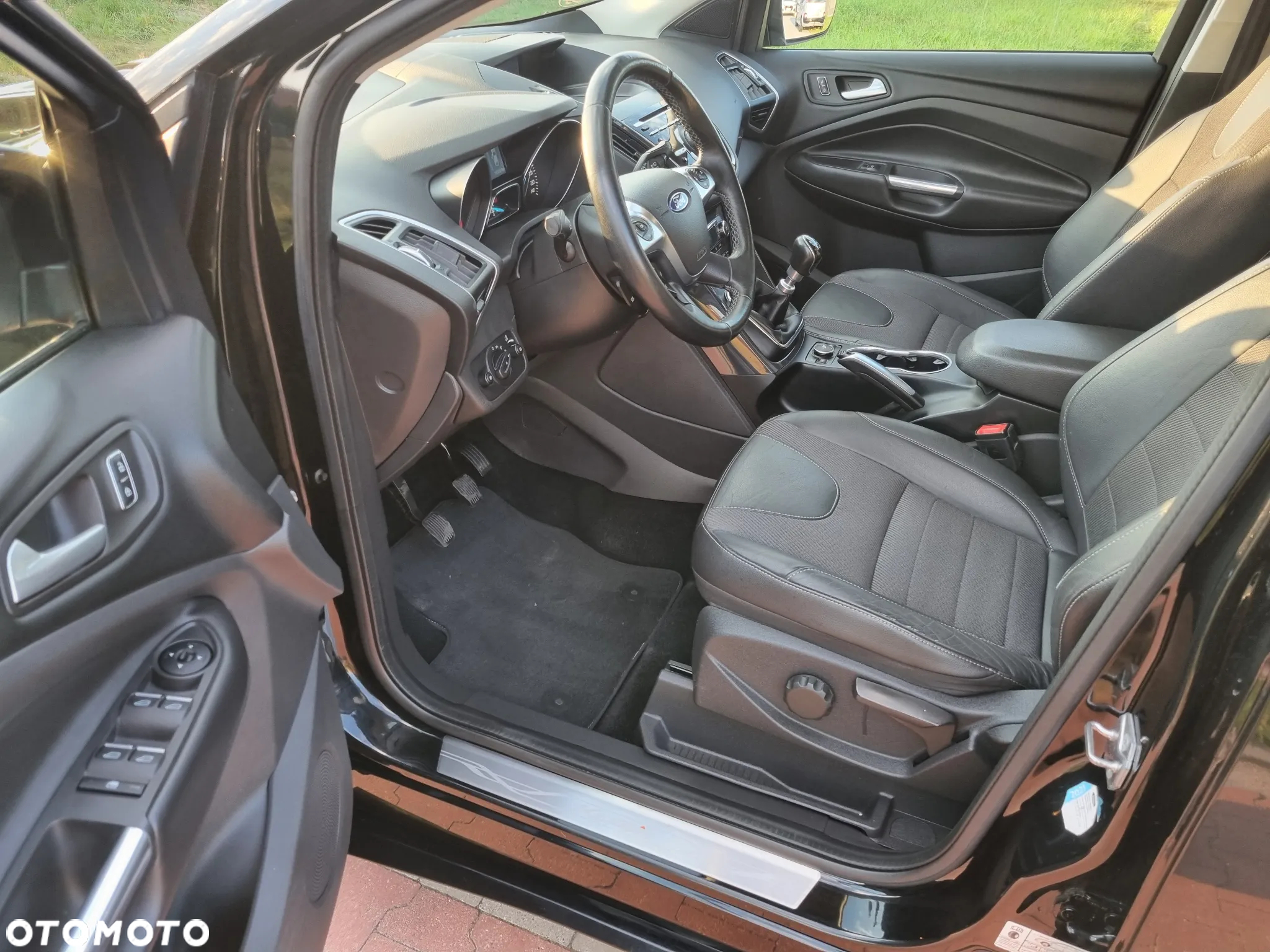 Ford Kuga 1.5 EcoBoost 2x4 Individual - 12