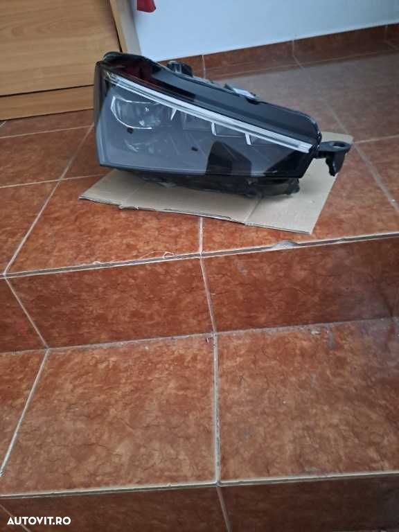 Far dreapta Skoda Scala Crystal Lighting original cod 657941016A - 2