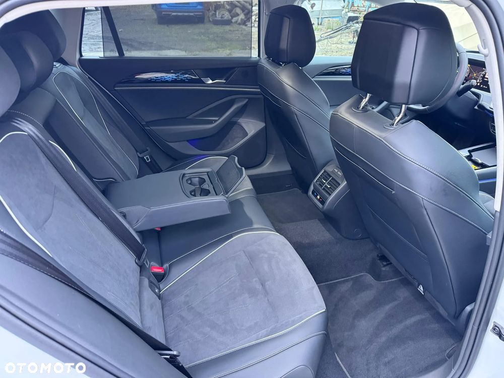 Volkswagen Passat - 26