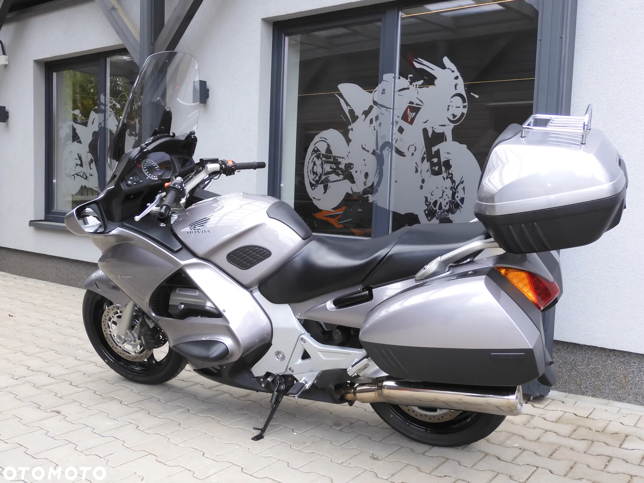 Honda ST - 28