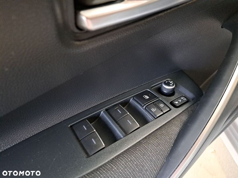 Toyota Corolla 1.8 Hybrid Comfort - 37