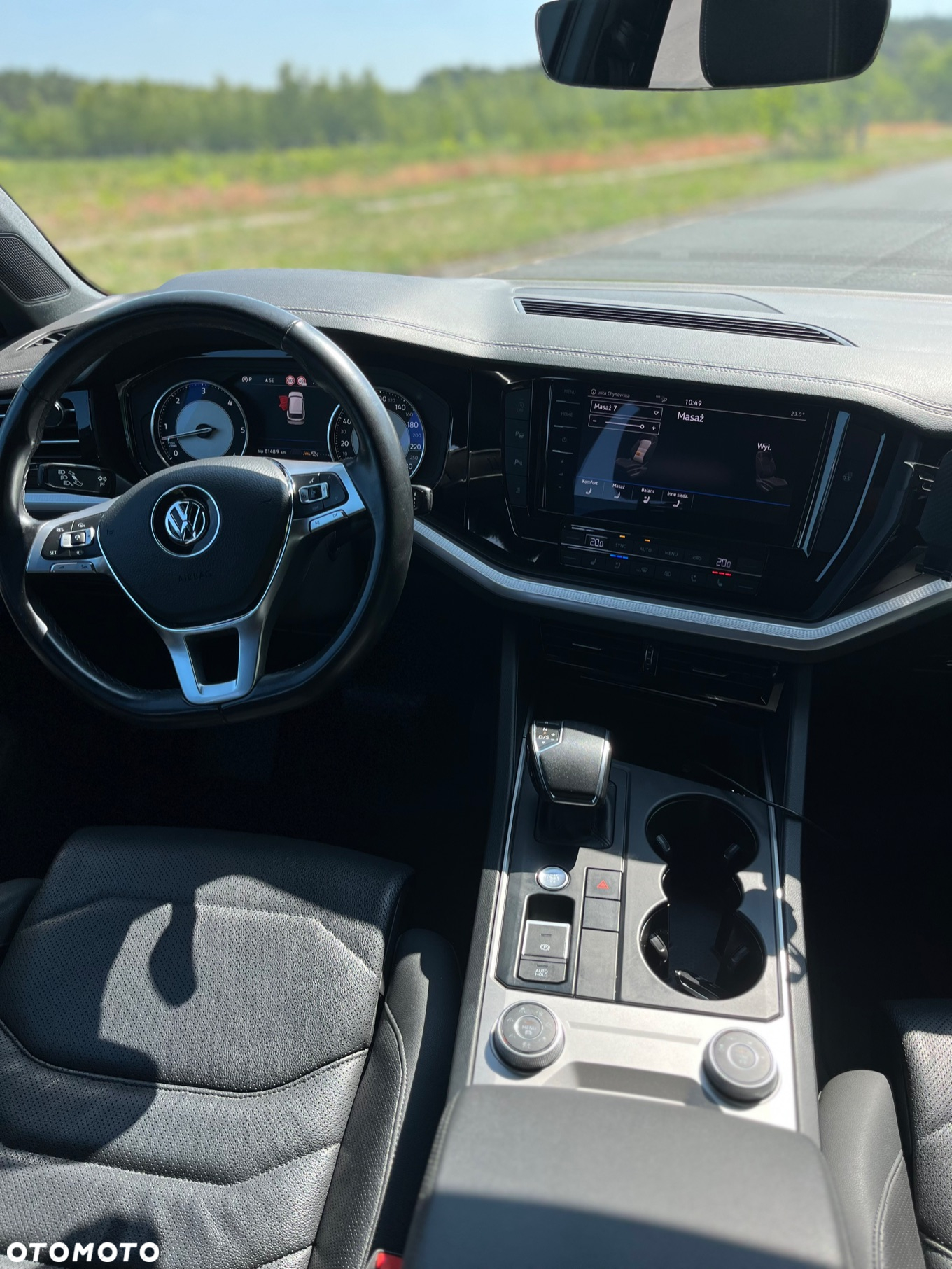 Volkswagen Touareg - 11