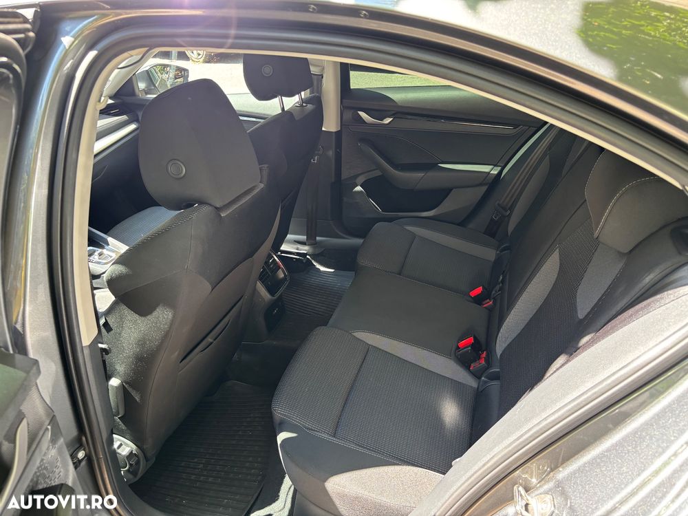 Skoda Octavia 2.0 TDI DSG Style - 9