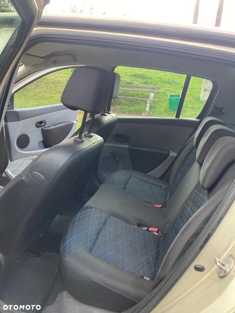 Renault Clio - 24