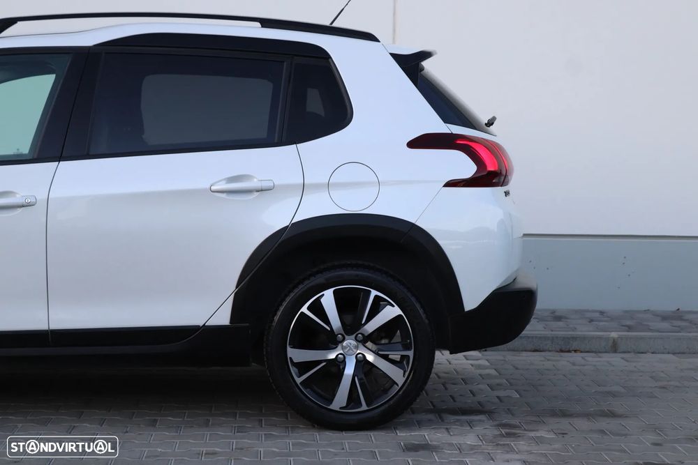 Peugeot 2008 1.2 PureTech GT Line - 27