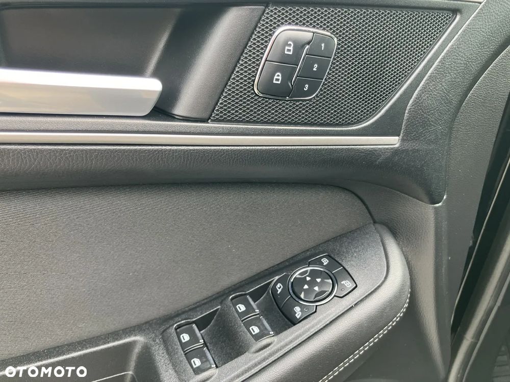 Ford S-Max 2.0 TDCi Titanium PowerShift - 27