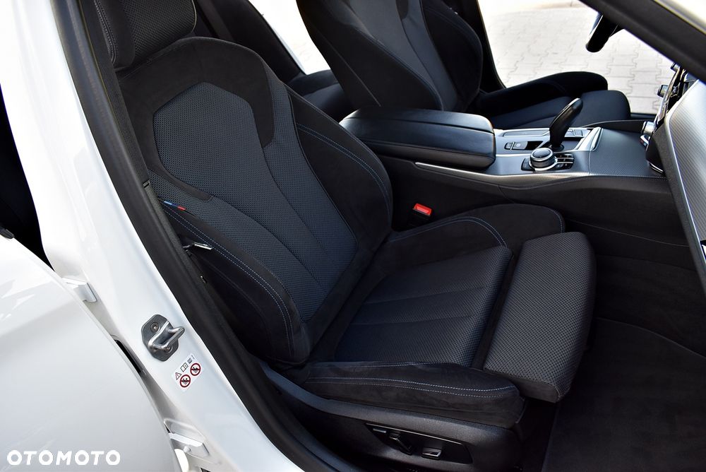 BMW Seria 5 520d M Sport Edition - 37