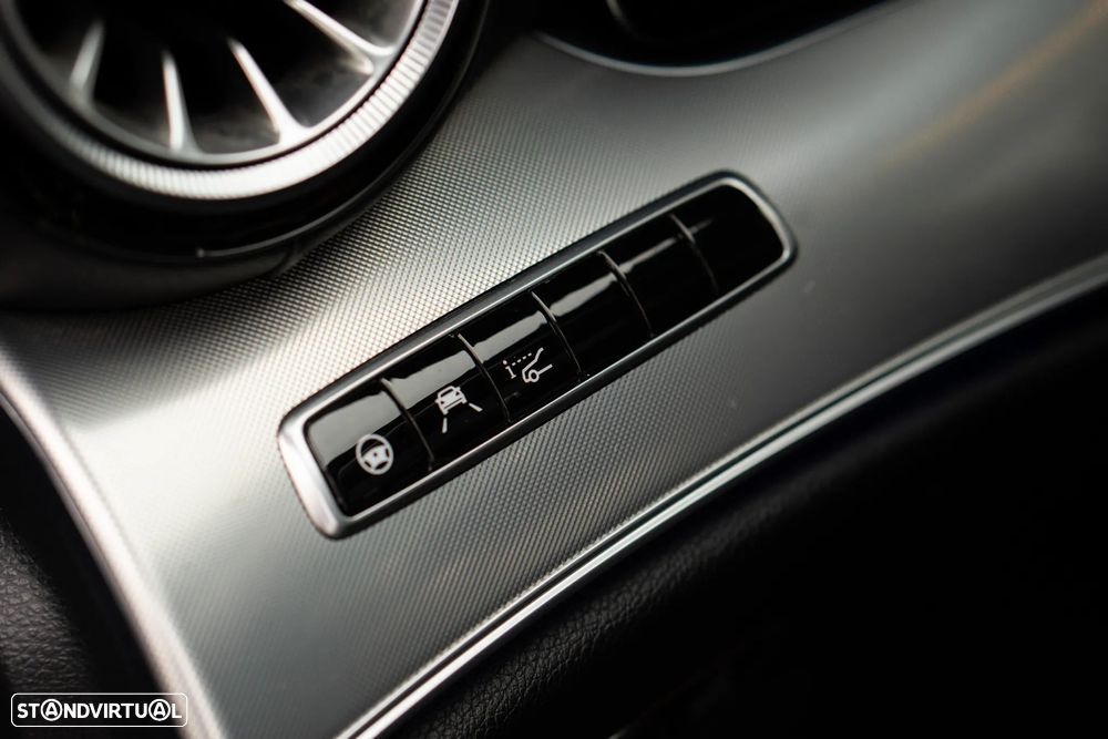 Mercedes-Benz E 220 d AMG Line - 52