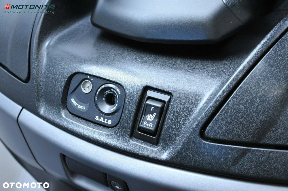 Suzuki Burgman - 12