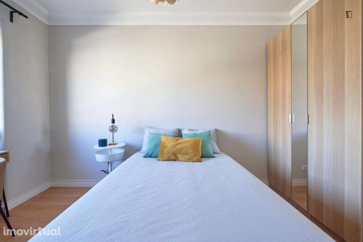 Quarto - localizado em Roma-Areeiro Lisbon - Grande imagem: 4/17