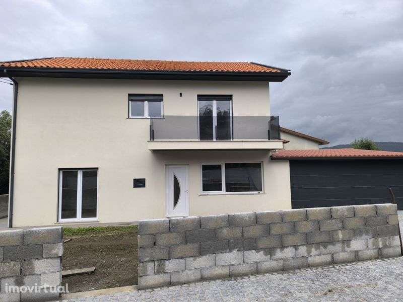 Moradia T4 em Cossourado, Barcelos - Grande imagem: 2/12