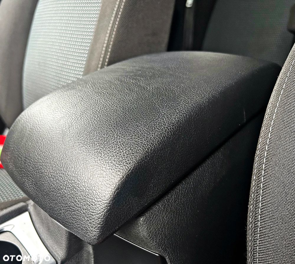 Ford Mondeo 2.0 TDCi Titanium - 32