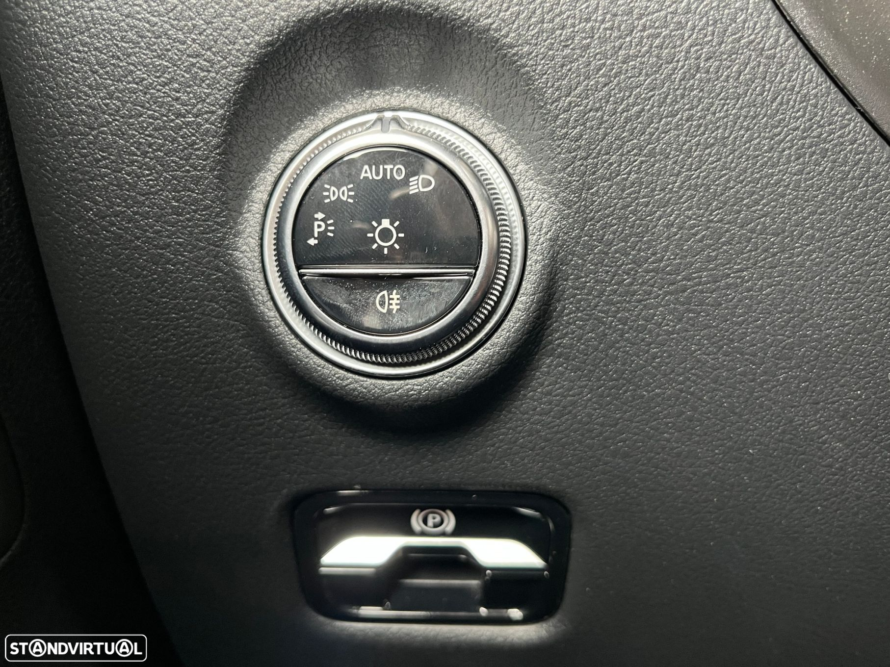 Mercedes-Benz C 300 e AMG Line - 20