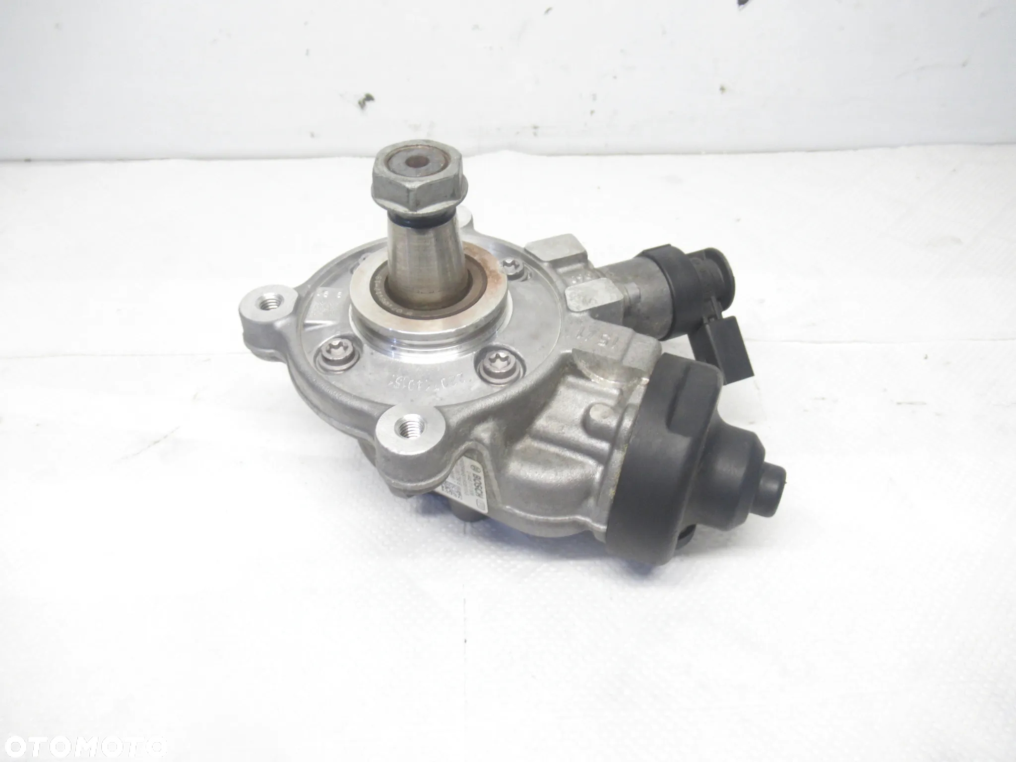 Pompa wtryskowa Audi A5 Seat VW Golf VI Skoda 2.0 TDI 04L130755E 0445010537 - 3